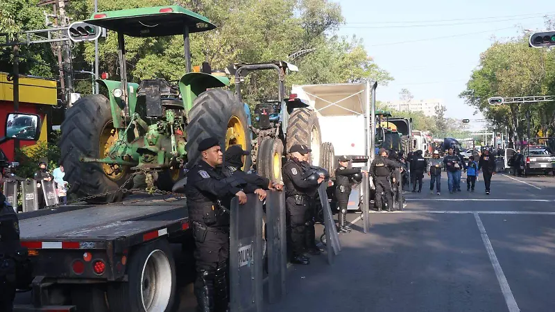 Bloqueo en Paseo de la Reforma a la altura del eje 2 Norte |